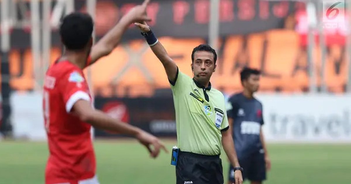 Peran Wasit dalam Pertandingan Netralitas atau Kontroversi?